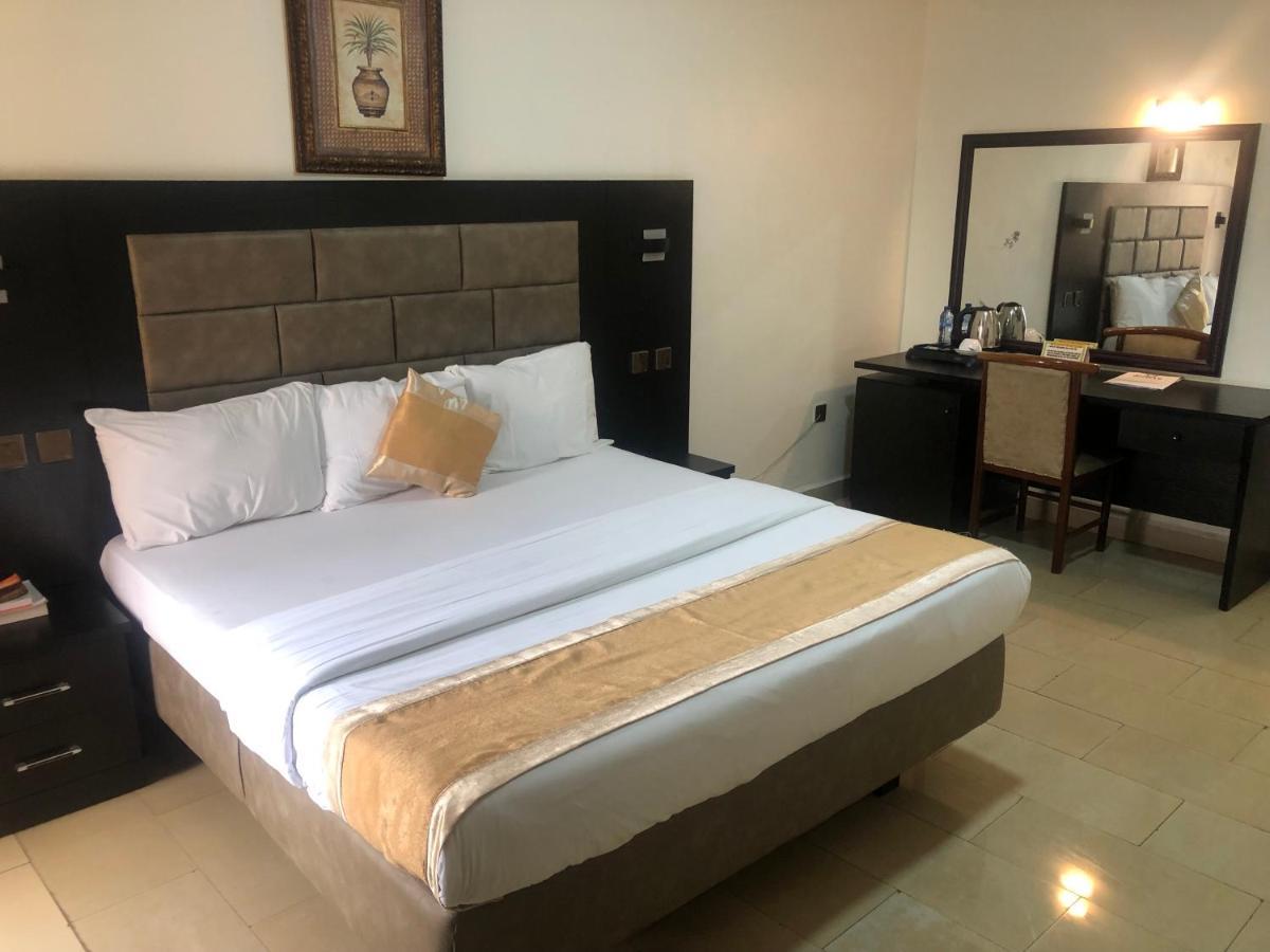 Roban Hotels Limited Енугу Екстер'єр фото